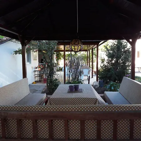 Gunebakan Apart