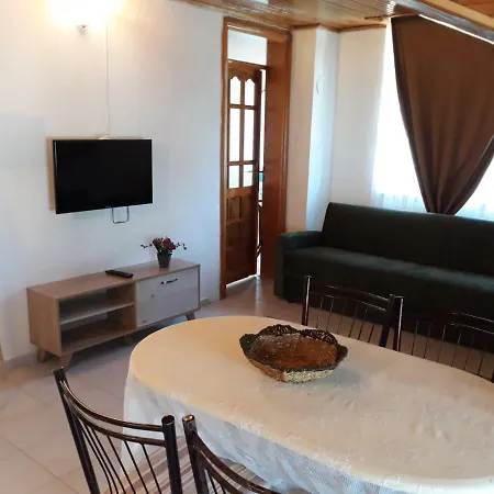 Gunebakan Apart